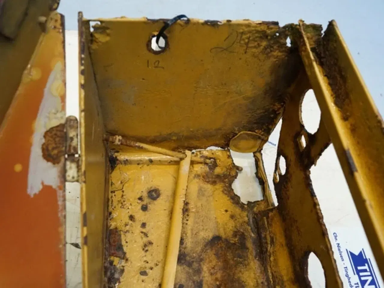 Billede 12 - Volvo L120 Baterikasse L.H. VOE11018434