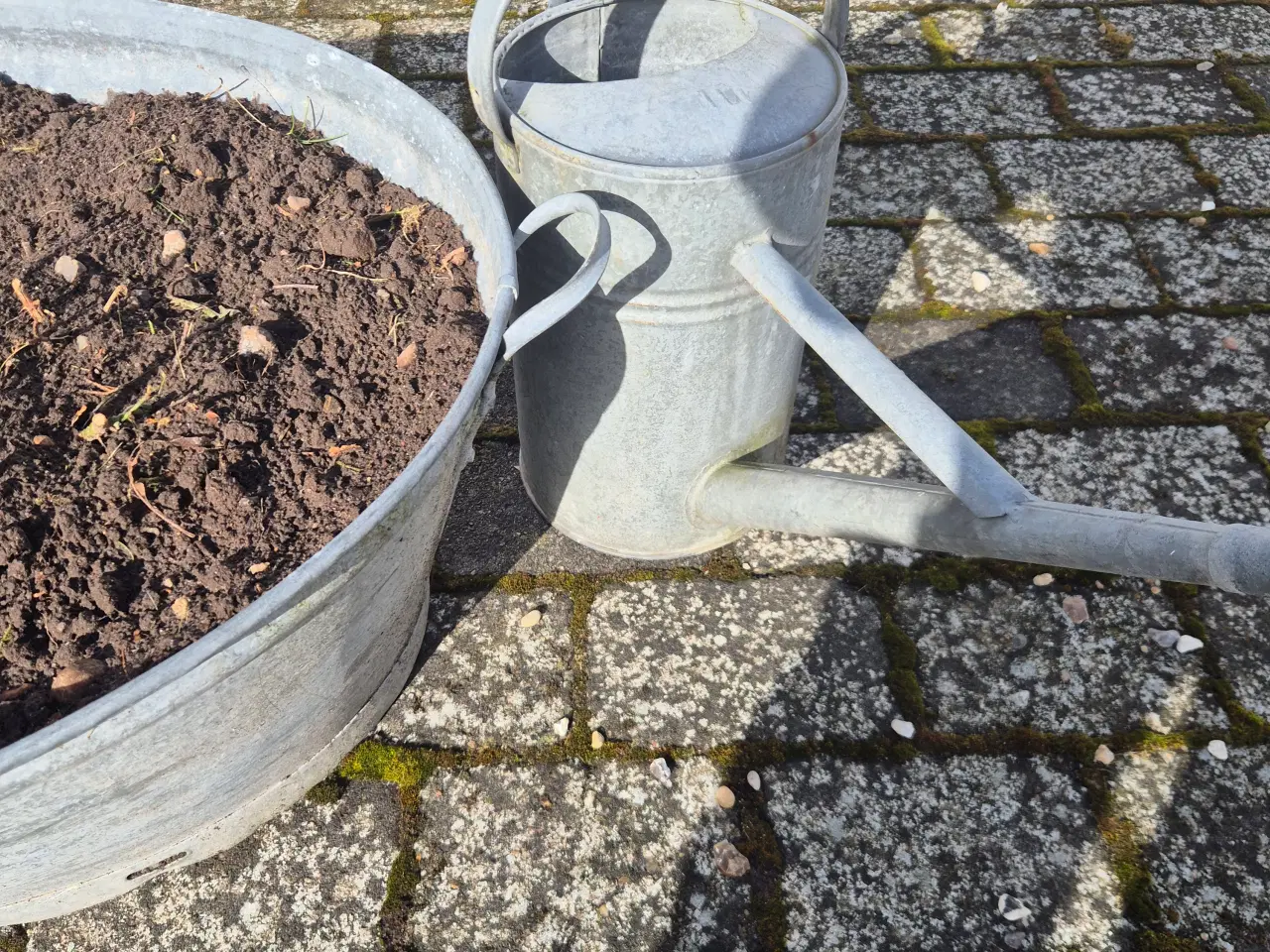 Billede 2 - Vandkande og kar i zink