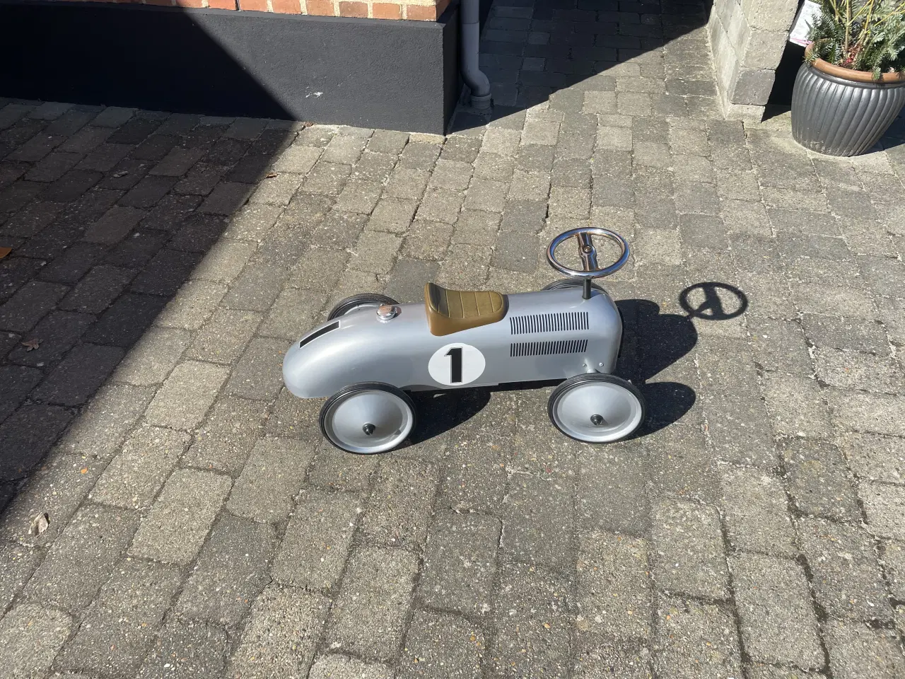 Billede 2 - Gåbil som ny og smart retro