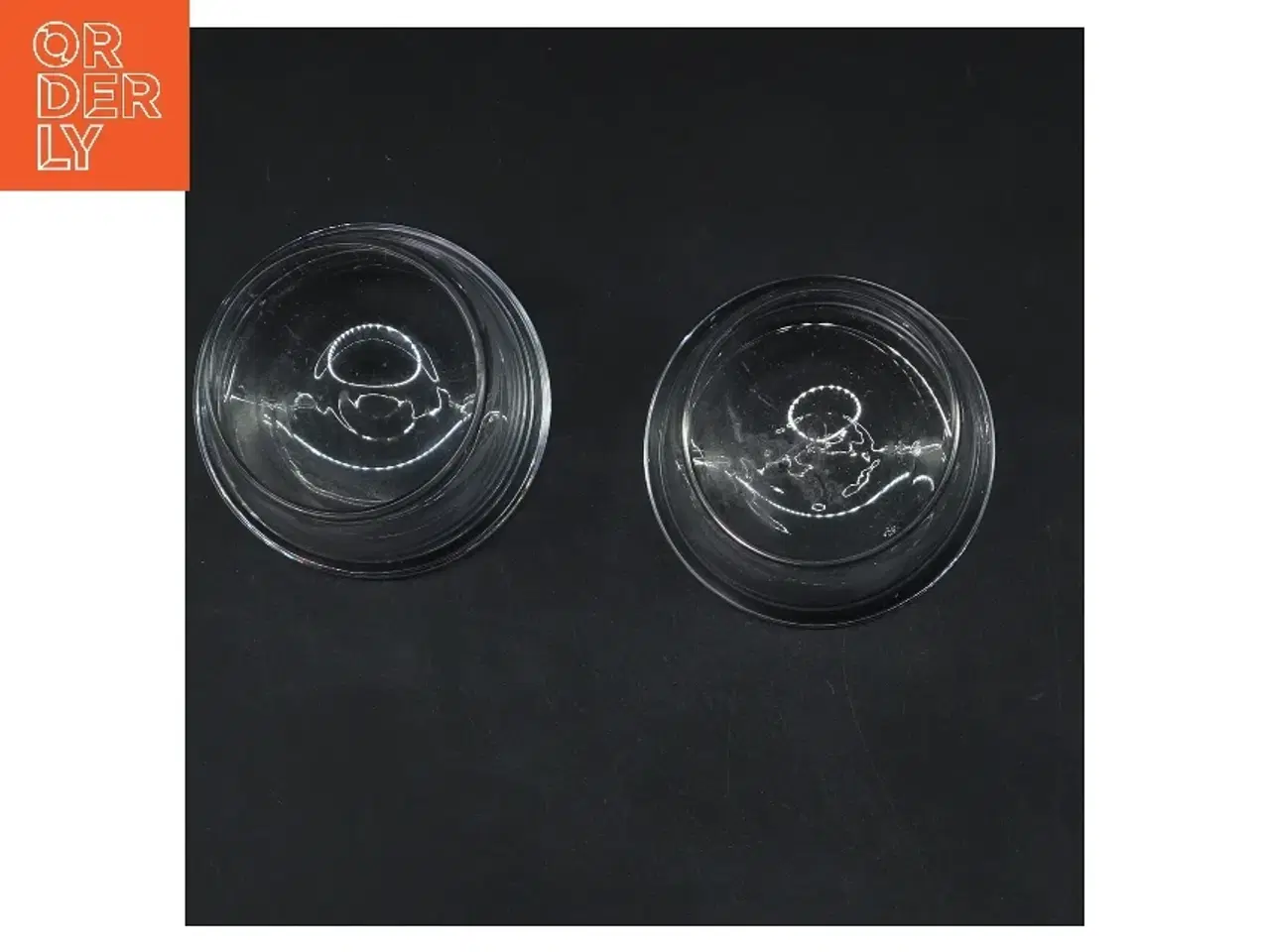 Billede 2 - Glas lysestager med bladmønster (str. Ø 5,5 cm højde 5,5 cm)