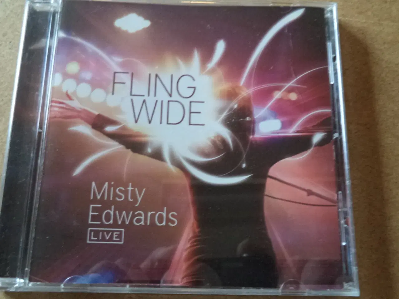 Billede 1 - Misty Edwards ** Fling Wide – Live (fmo77)