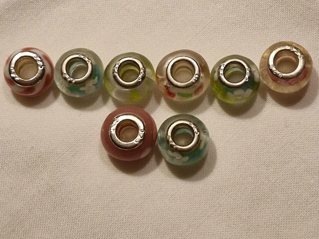 Billede 3 - Vedhæng i glas til Pandora armbånd 13 Stk.