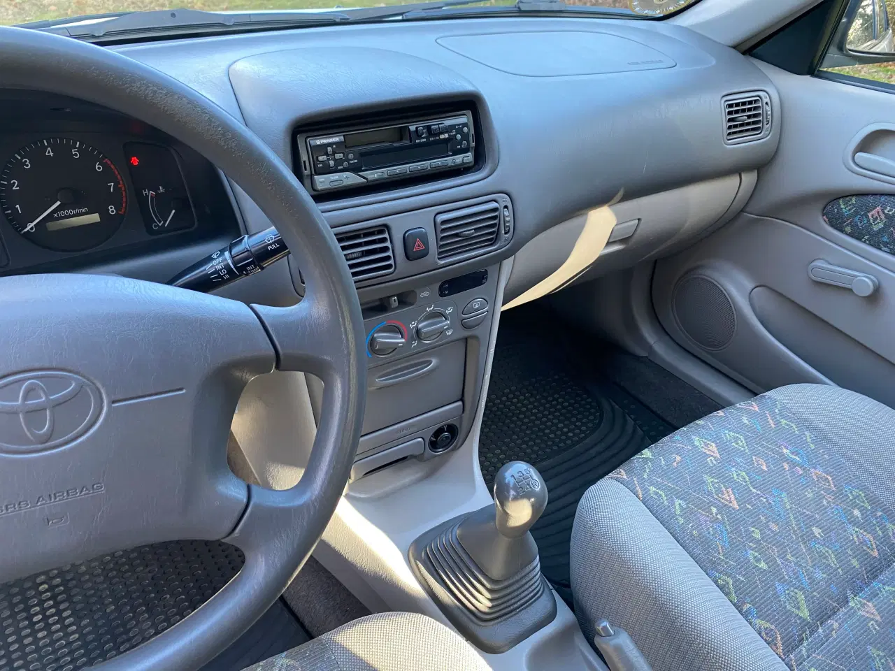 Billede 9 - Toyota Corolla 1.3 4d sølvmetal