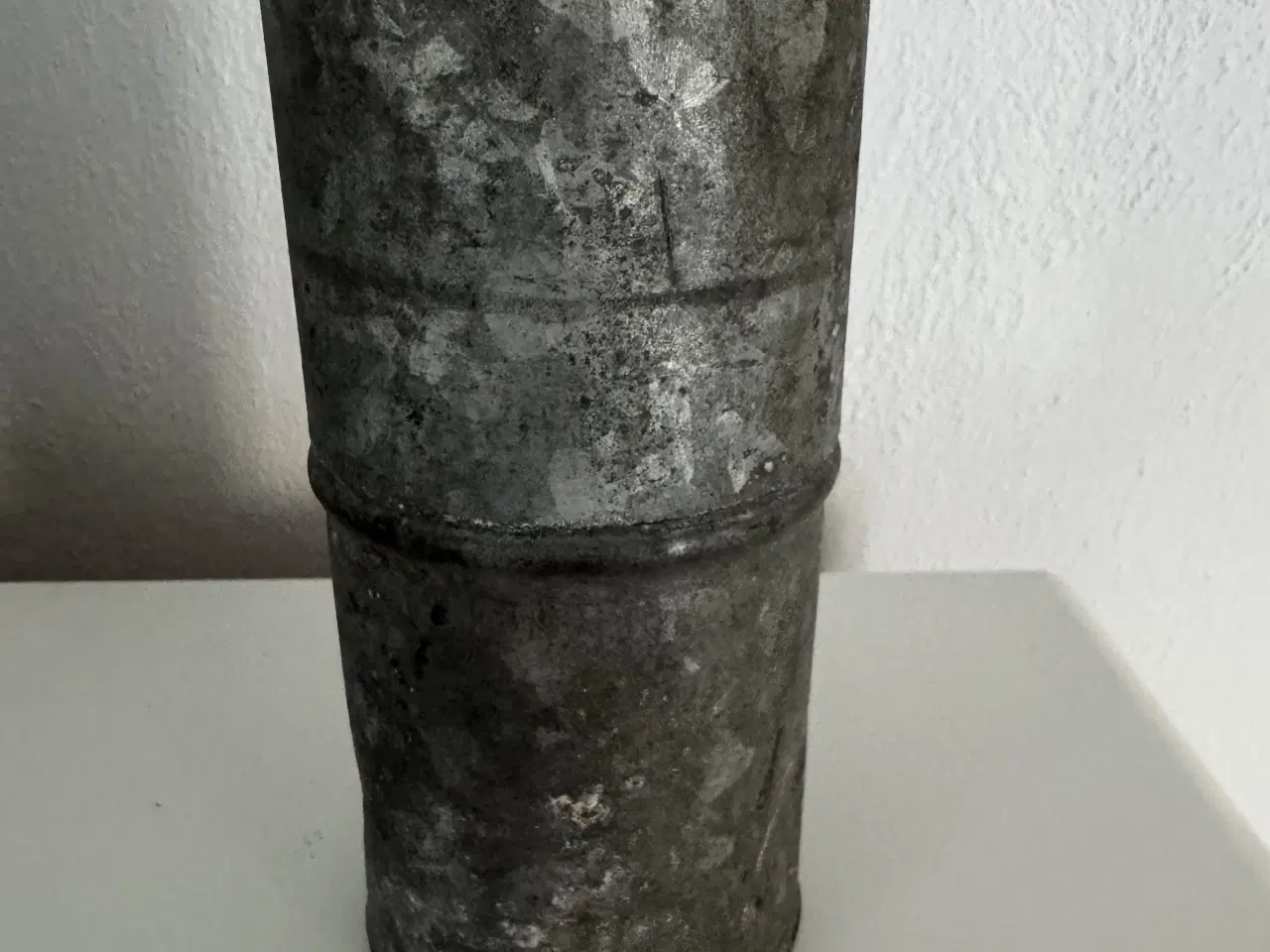 Billede 2 - Aluminiumscylinderen (tube med låg)