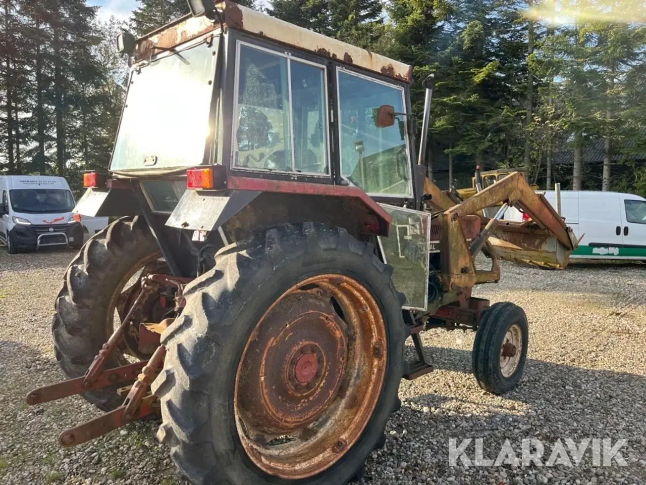 Billede 3 - Traktor International 684 med frontlæsser