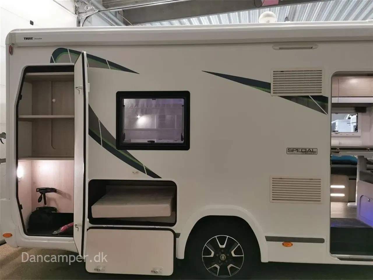 Billede 26 - 2019 - Chausson Special Edition 757   KOMMISSIONSBIL!  Med lave enkeltsenge, god pladsudnyttelse, solcelle, 2 bodelsbatterier, markise