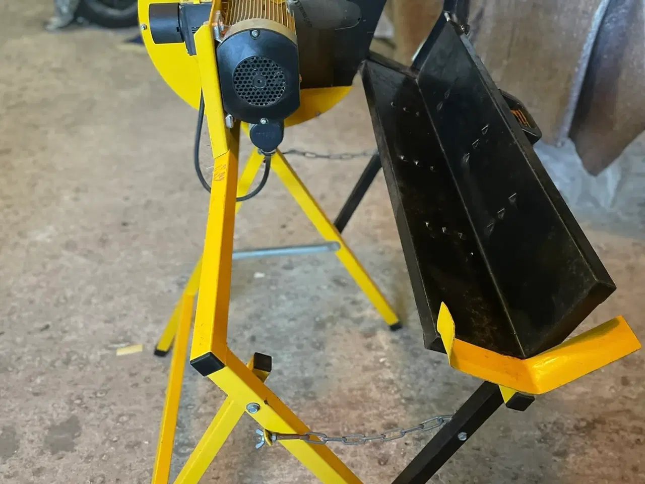 Billede 5 - Brændesav på stativ