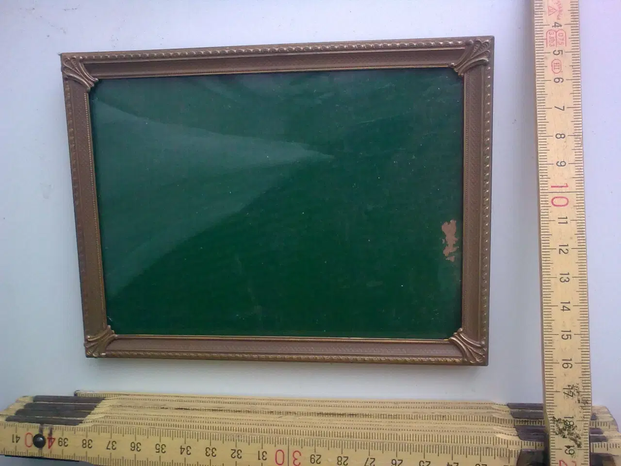 Billede 12 - Granathylster vase med nittet fod