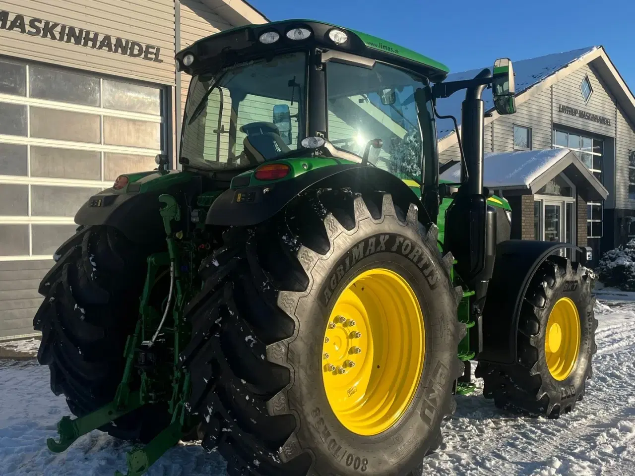 Billede 15 - John Deere 6215R Med frontlift