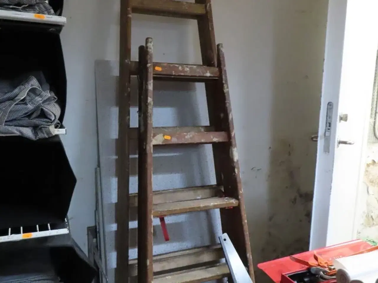 Billede 2 - Ass. værktøj og 2 stk. stiger