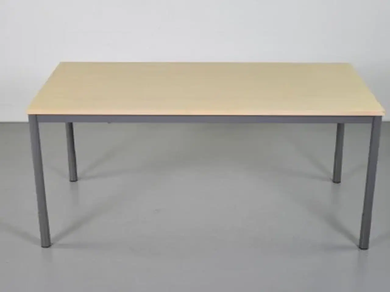 Billede 1 - Efg kantinebord med birkeplade og gråt stel