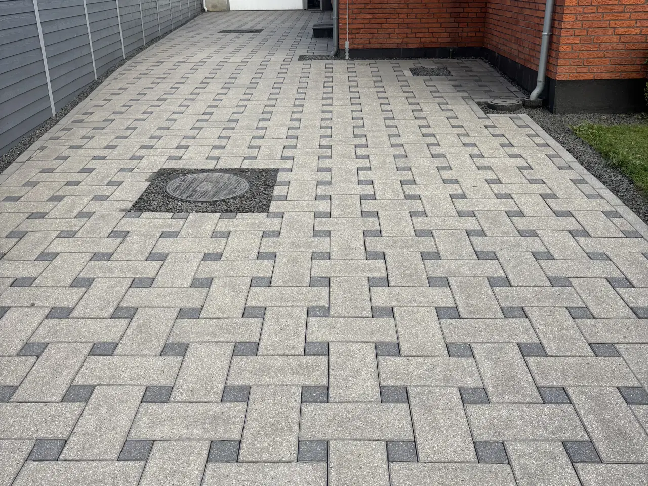 Billede 1 - Fliseterrasse – korrekt opbygning og flot finish