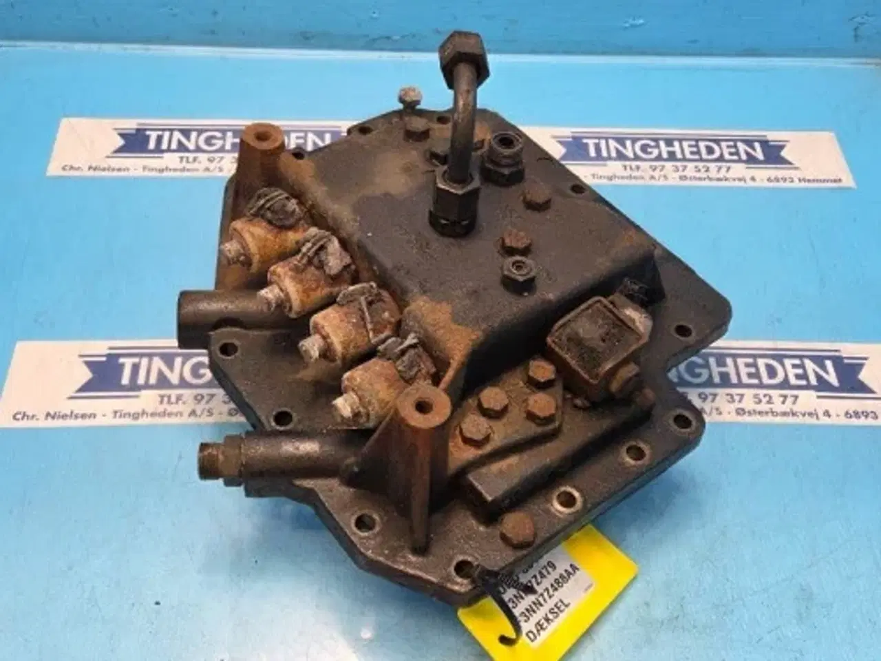 Billede 11 - Ford 8340 Dæksel F3NN7Z479