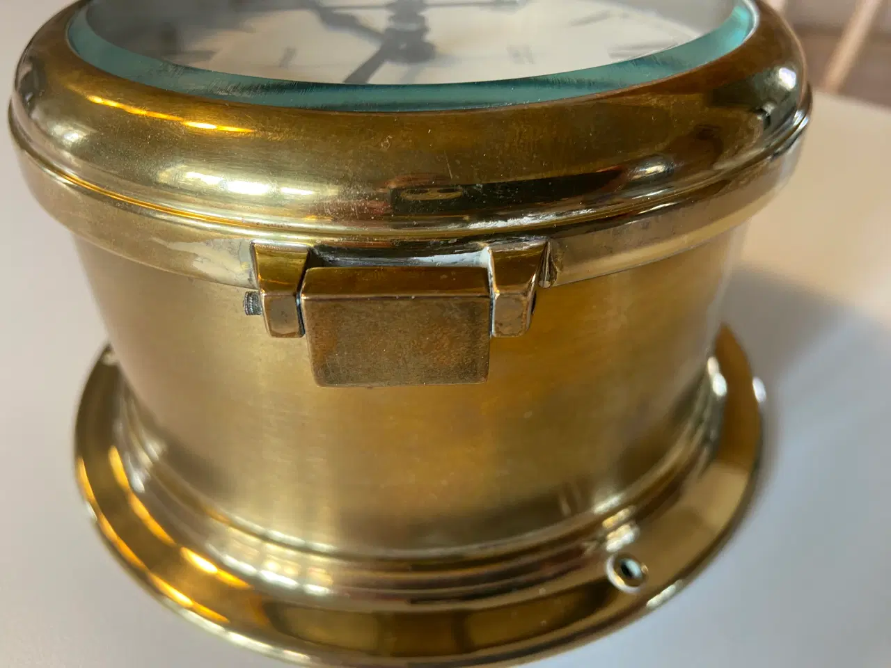 Billede 6 - Fyrkat skibsur i messing med slag