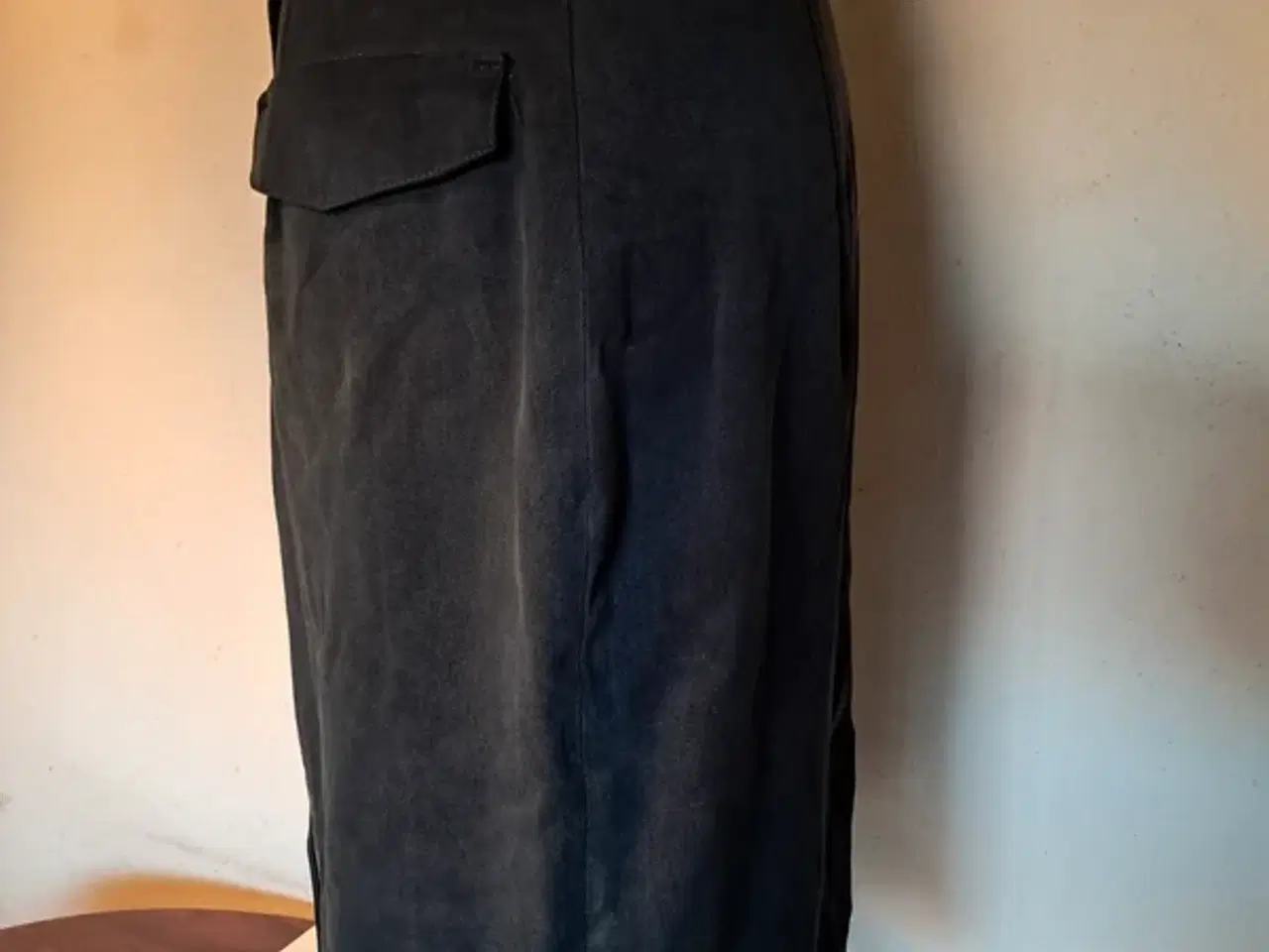 Billede 2 - Chassé str. 38 nederdel