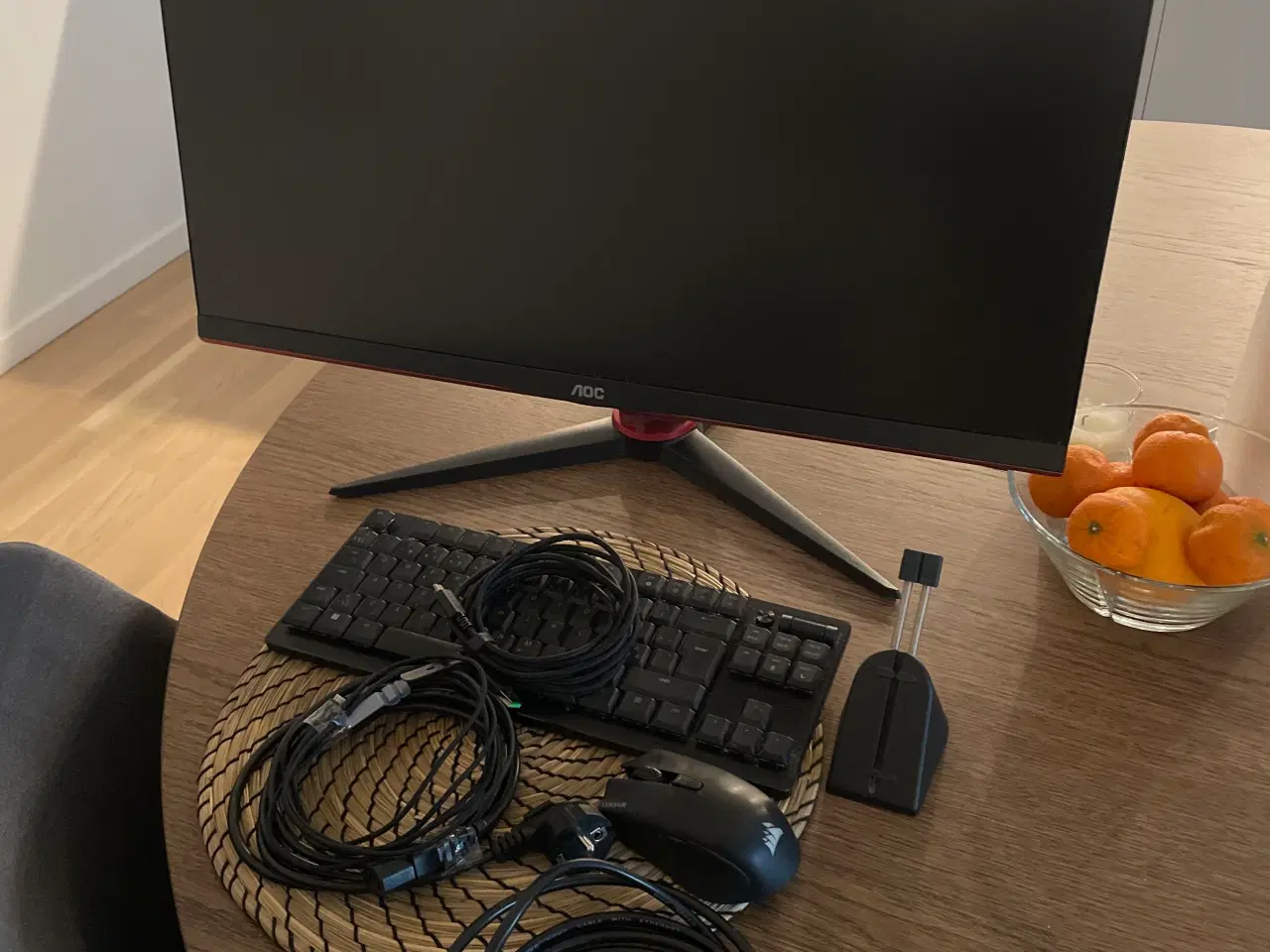 Billede 1 - AOC skærm, med lækkert tastatur og mere