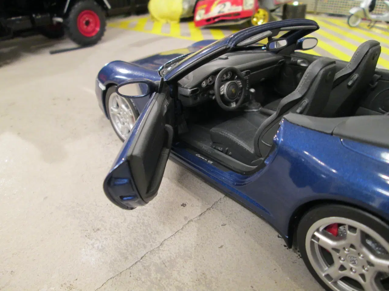 Billede 5 - Porsche 911 Carrera 4S   Norev  1:18