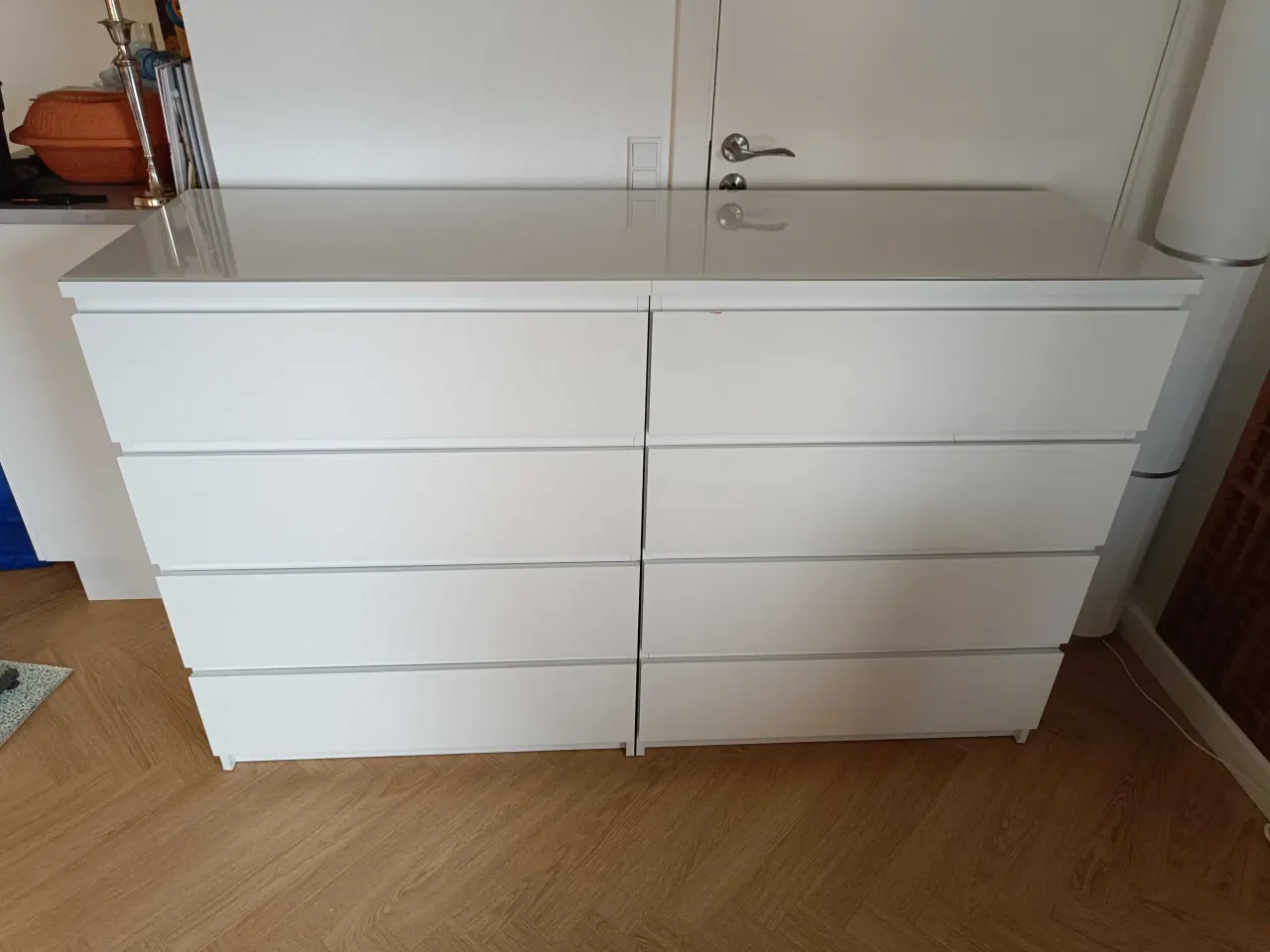 Billede 1 - Malm kommoder, med glasplade