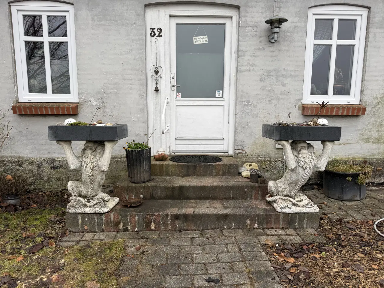 Billede 1 - Beton løver med granit fade.