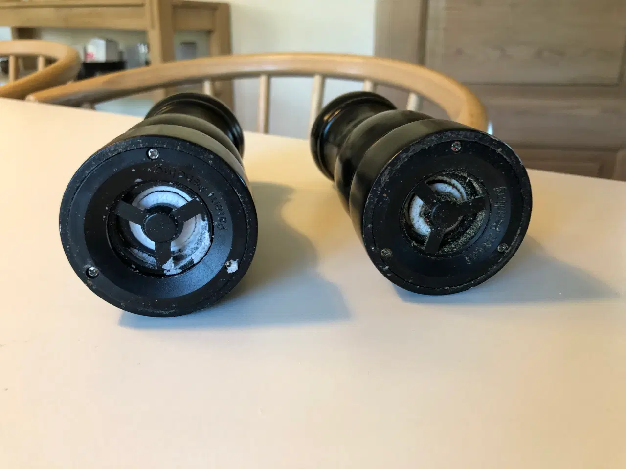 Billede 6 - Salt og peber kværn i sort træ.