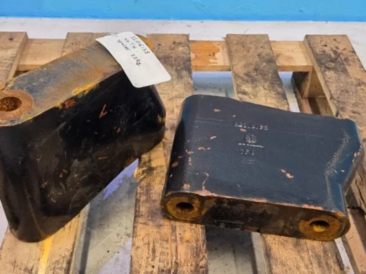 Billede 3 - New Holland TM165 Spacer Sæt 82016138