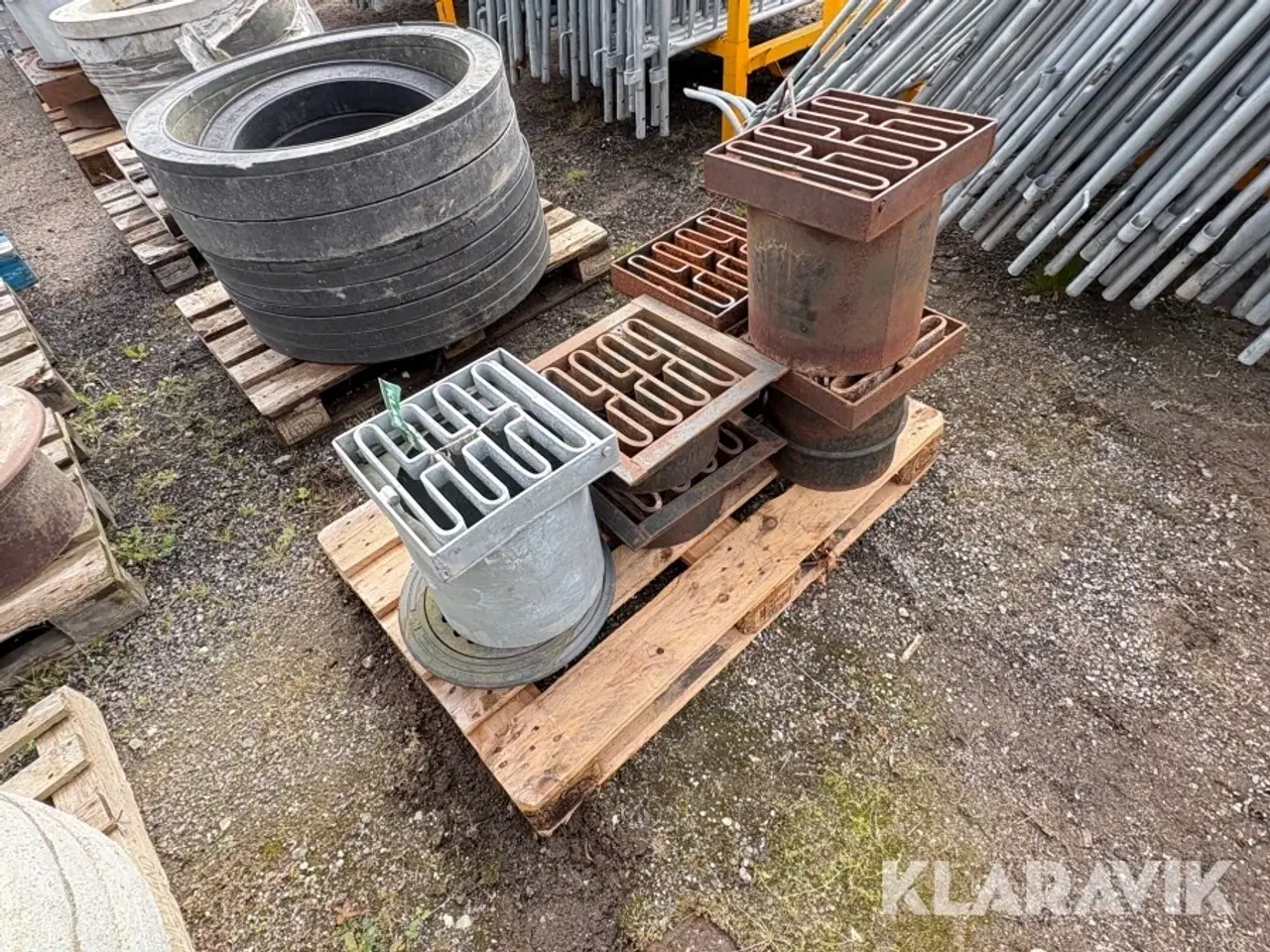 Billede 4 - Kloakdæksler assorteret