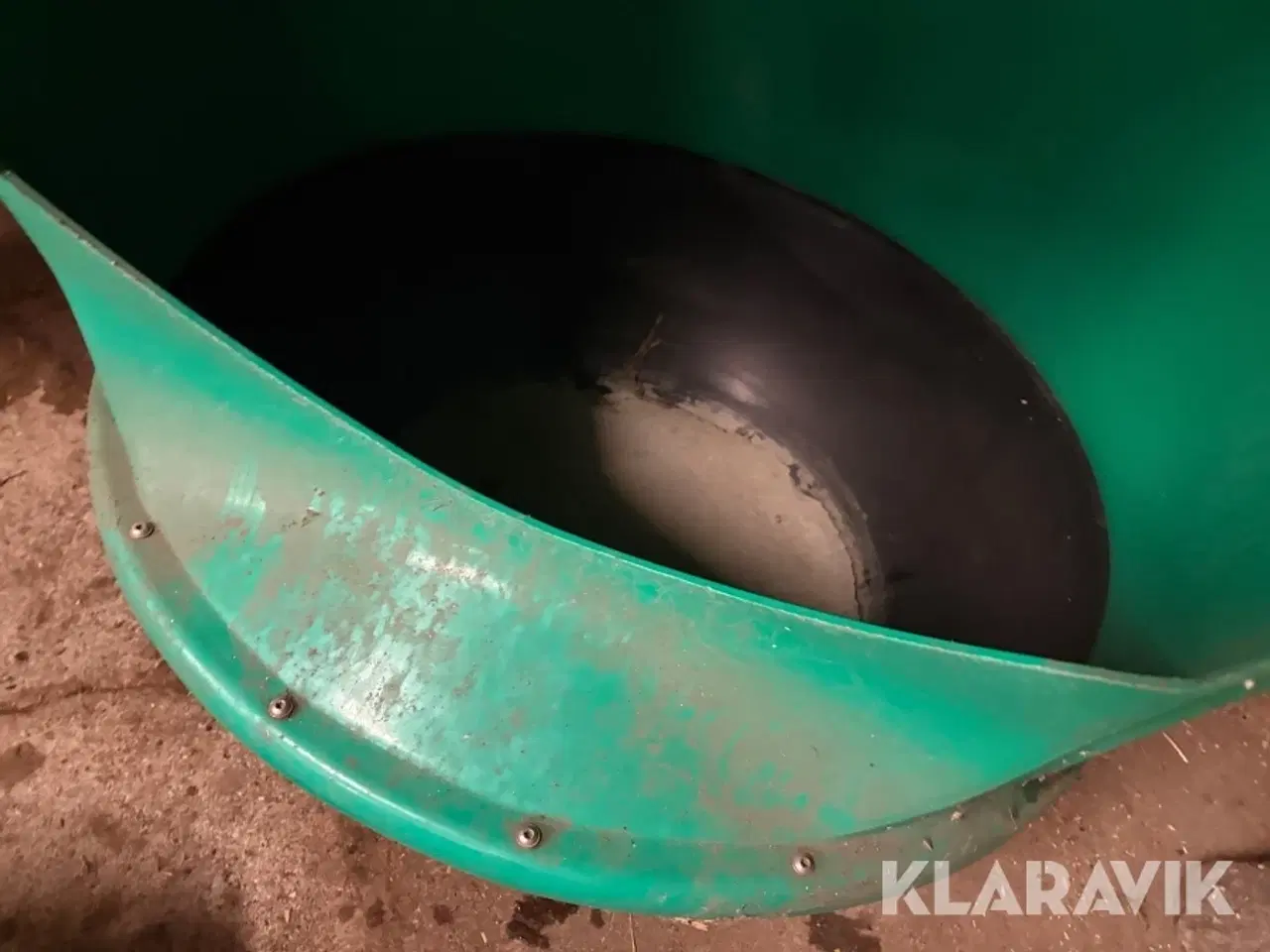 Billede 3 - Mineralbeholder og vandtrug