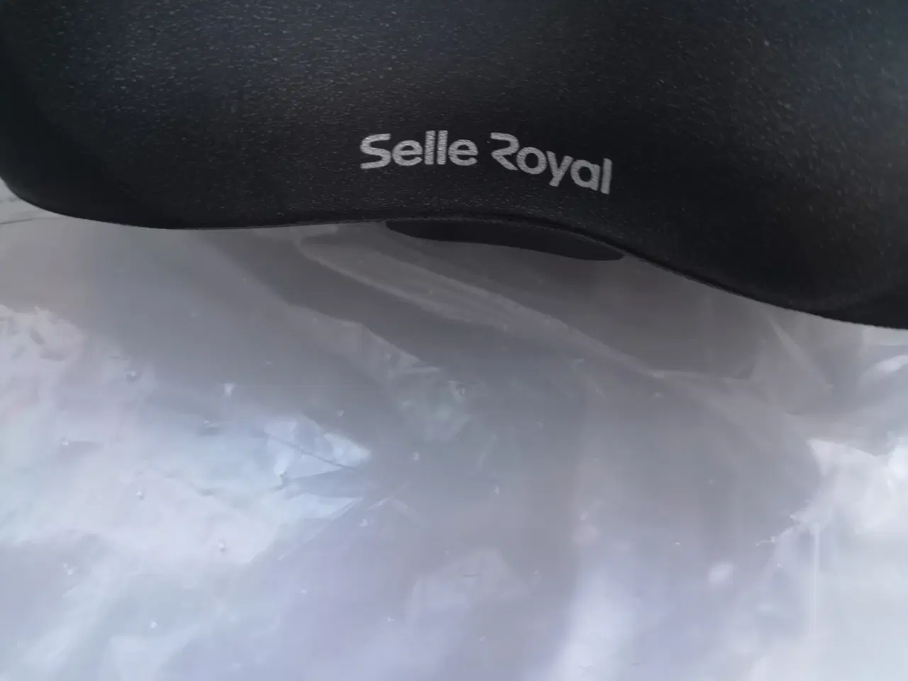 Billede 4 - Sadel 4 stk 700kr 1 stk 200kr 