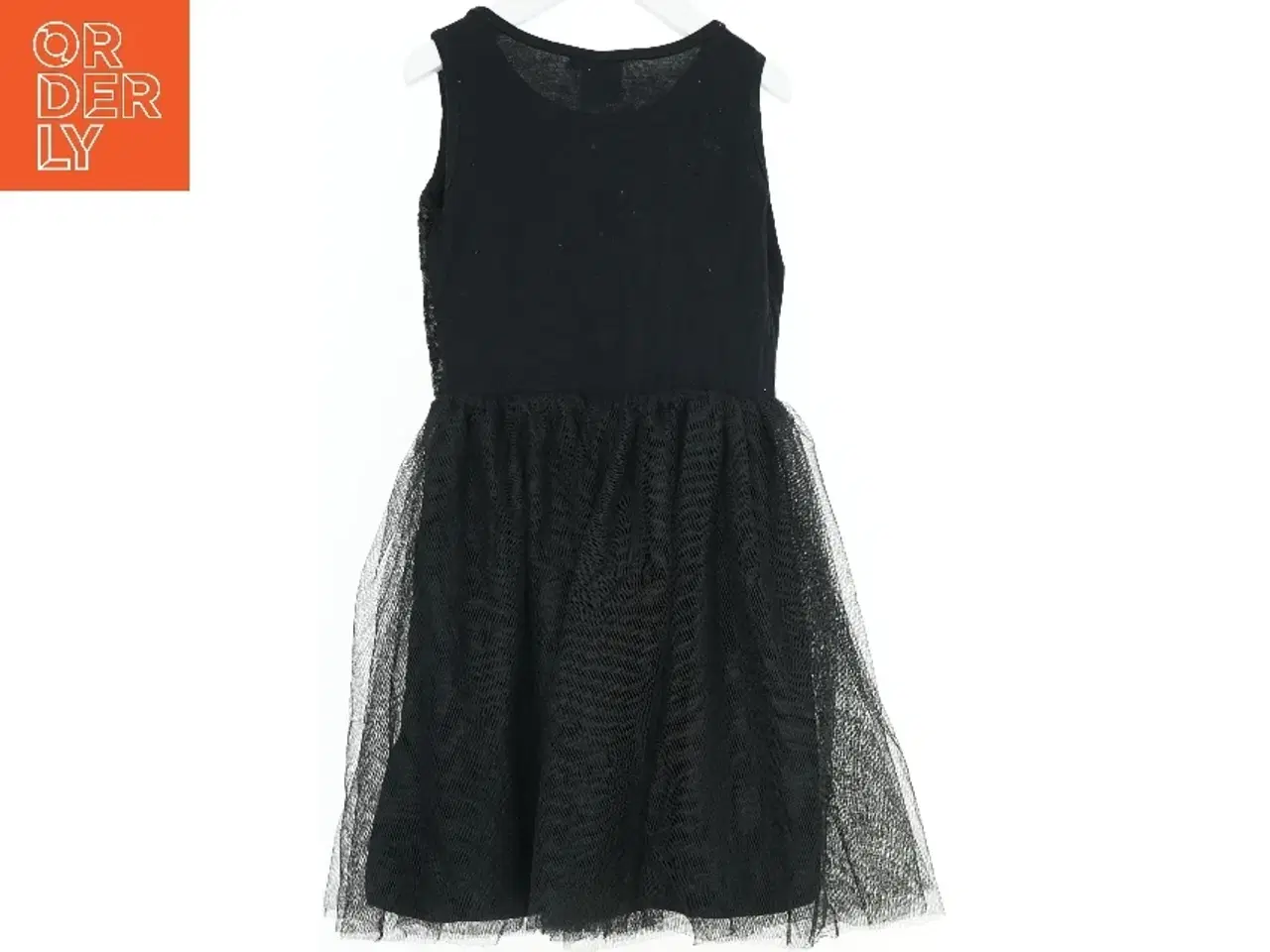 Billede 2 - Sort kjole med glimmer og tyl fra VRS (str. 110)