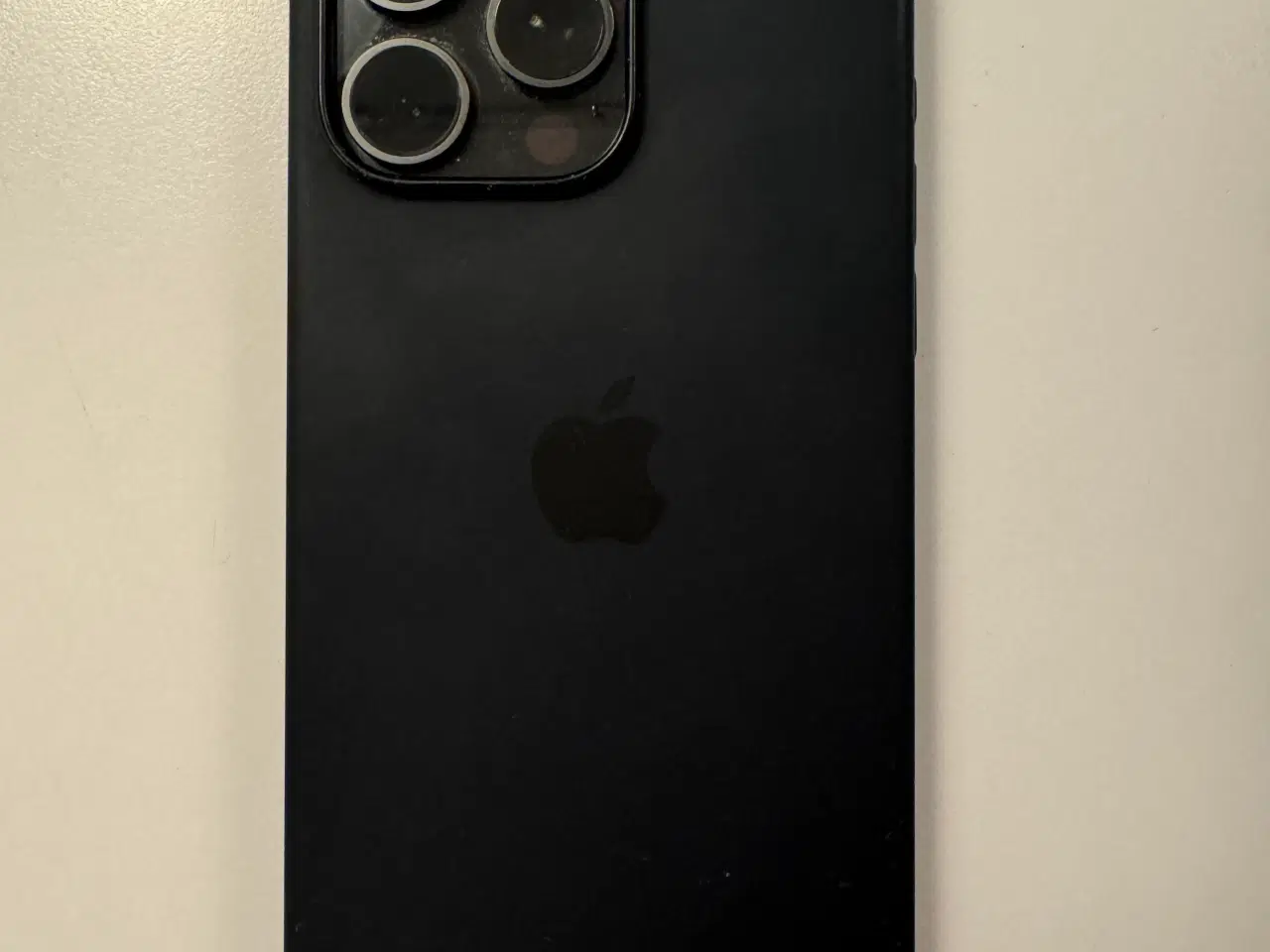 Billede 3 - Stor iPhone 15 Pro Max i flot stand