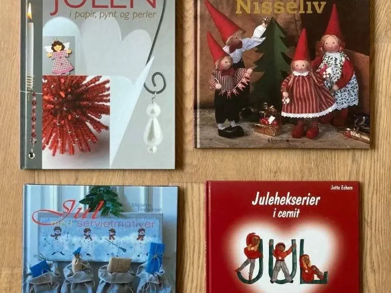 Billede 1 - 4 julebøger i fin stand