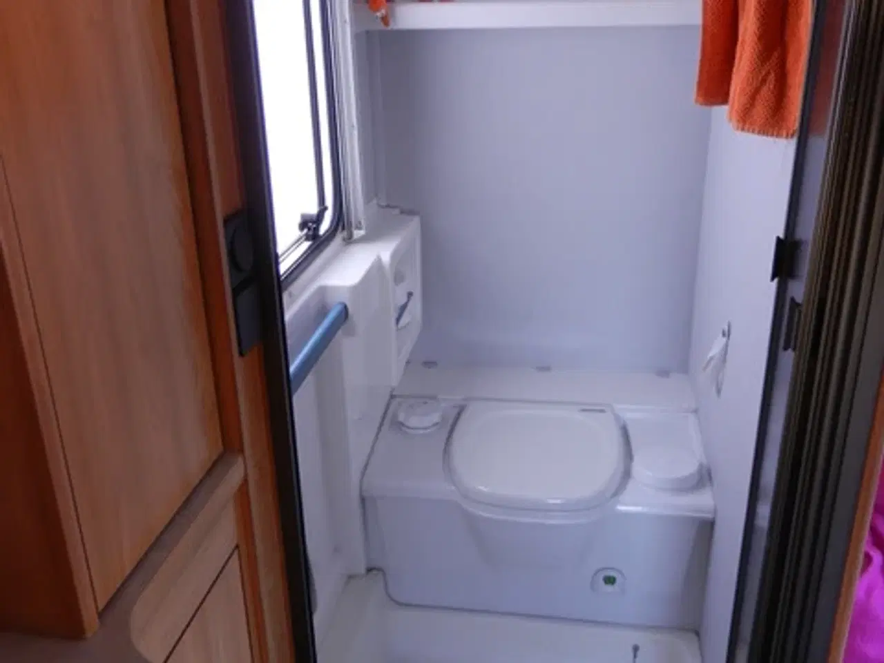 Billede 2 - CAMPINGVOGN Knaus Azur årg 1997 NYSYNET