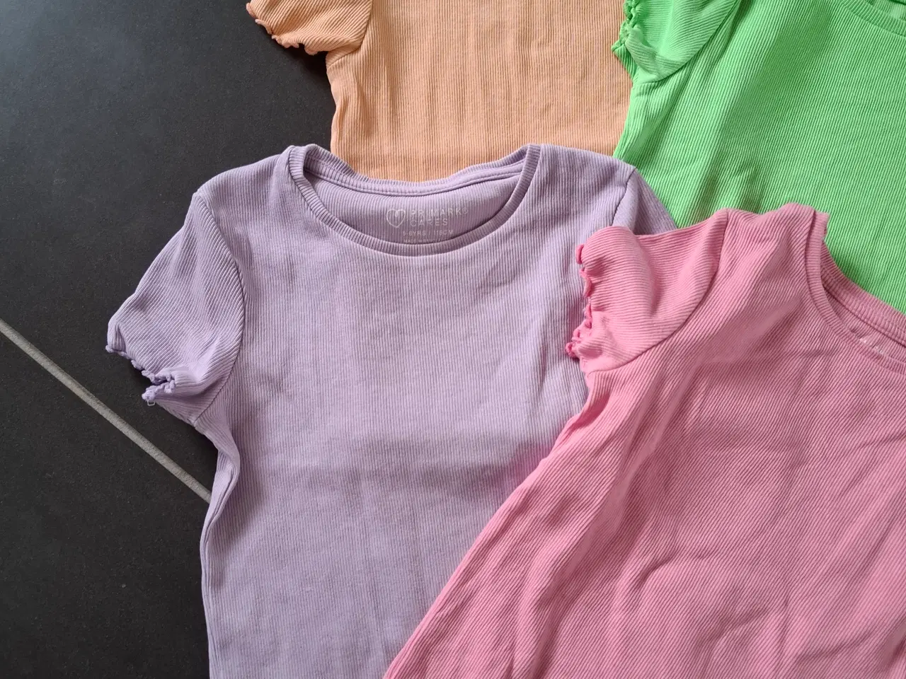 Billede 2 - 4stk t-shirt Primark 20kr stk. 