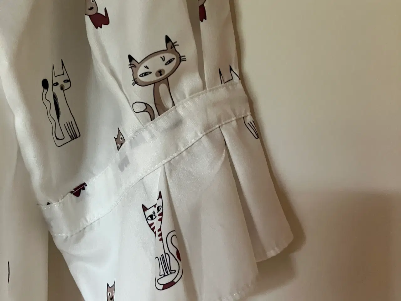 Billede 4 - Bluse fra Lili Sidonio, Spanien, str. L, røgfrit h