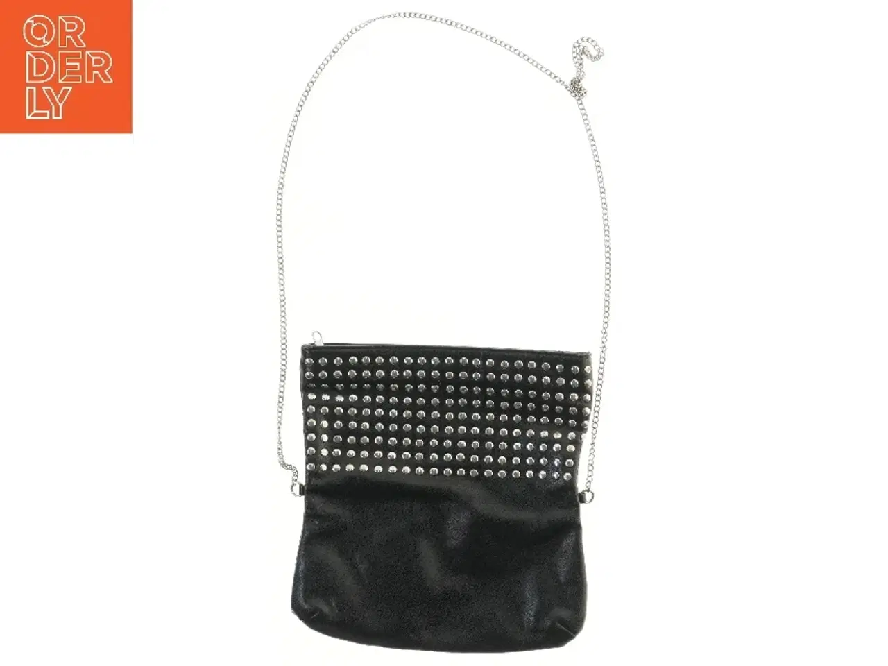 Billede 1 - Sort skuldertaske med nitter (str. 26x27 cm)