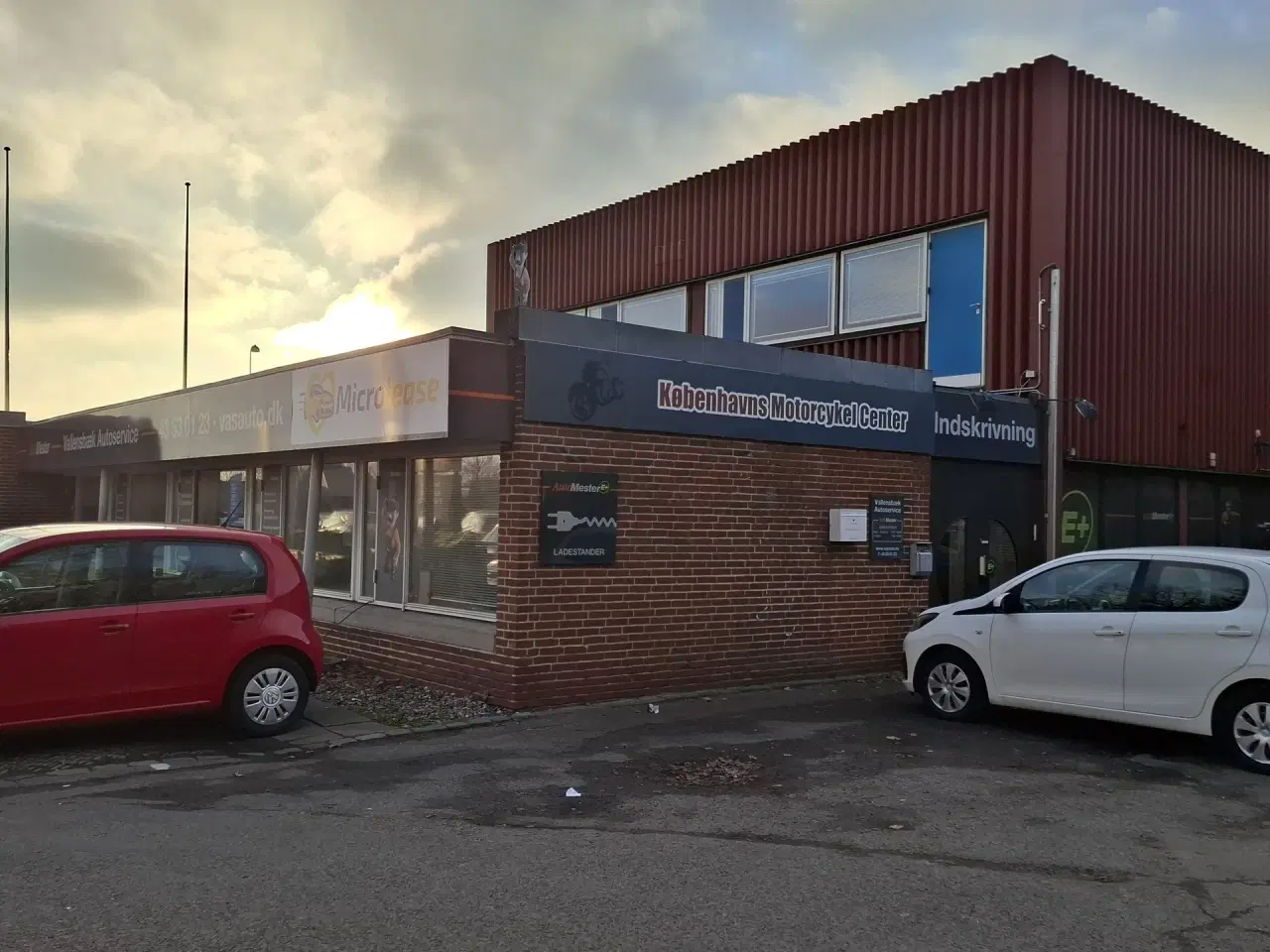 Billede 30 - AUTOVÆRGSTED eller Lager med store Port Centralt beliggende ved 2 motorvejstilkørsler.