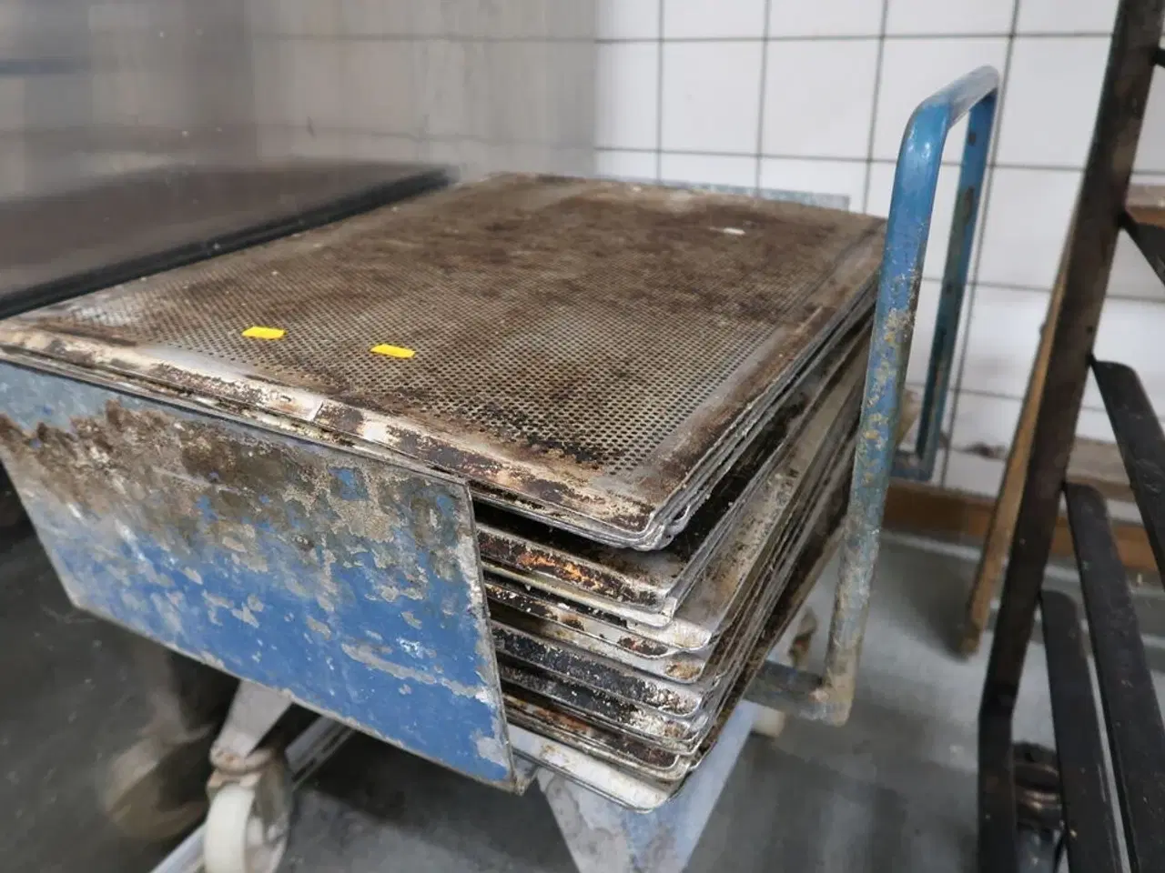 Billede 4 - Vogn med div. Bagepalder