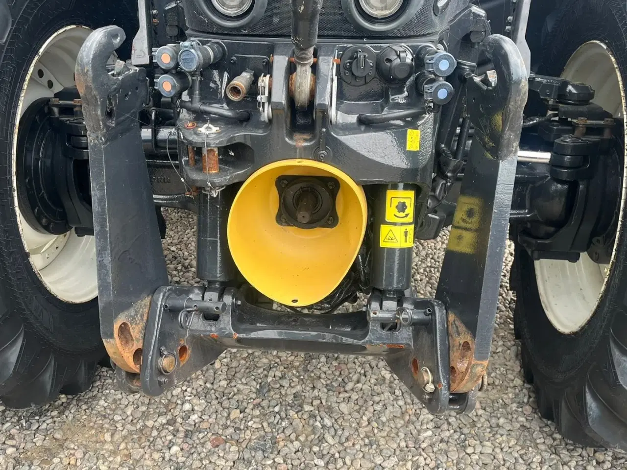 Billede 4 - New Holland T7.315 HD med frontlift og front PTO, samt NYE 650mm fordæk og store 900mm hjul.