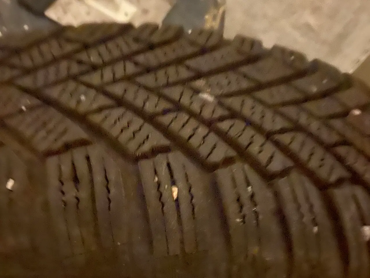 Billede 1 - Vinterdæk med fælge til C1/ Aygo og lignende 