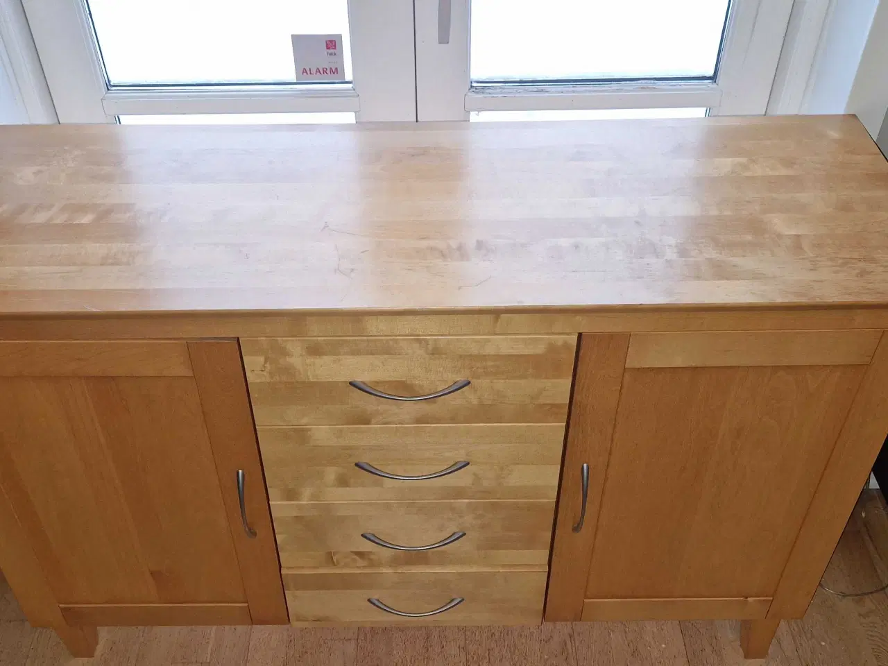 Billede 2 - Skænk i massiv bøgetræ, lakeret