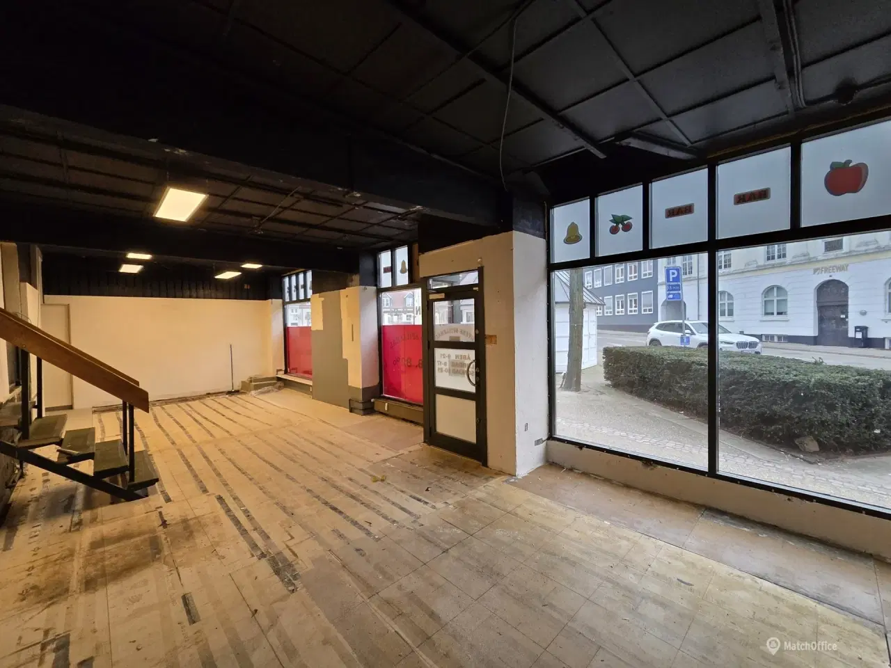 Billede 3 - 126 kvm butik - beliggende ud til torv i Gravene - momsfrit