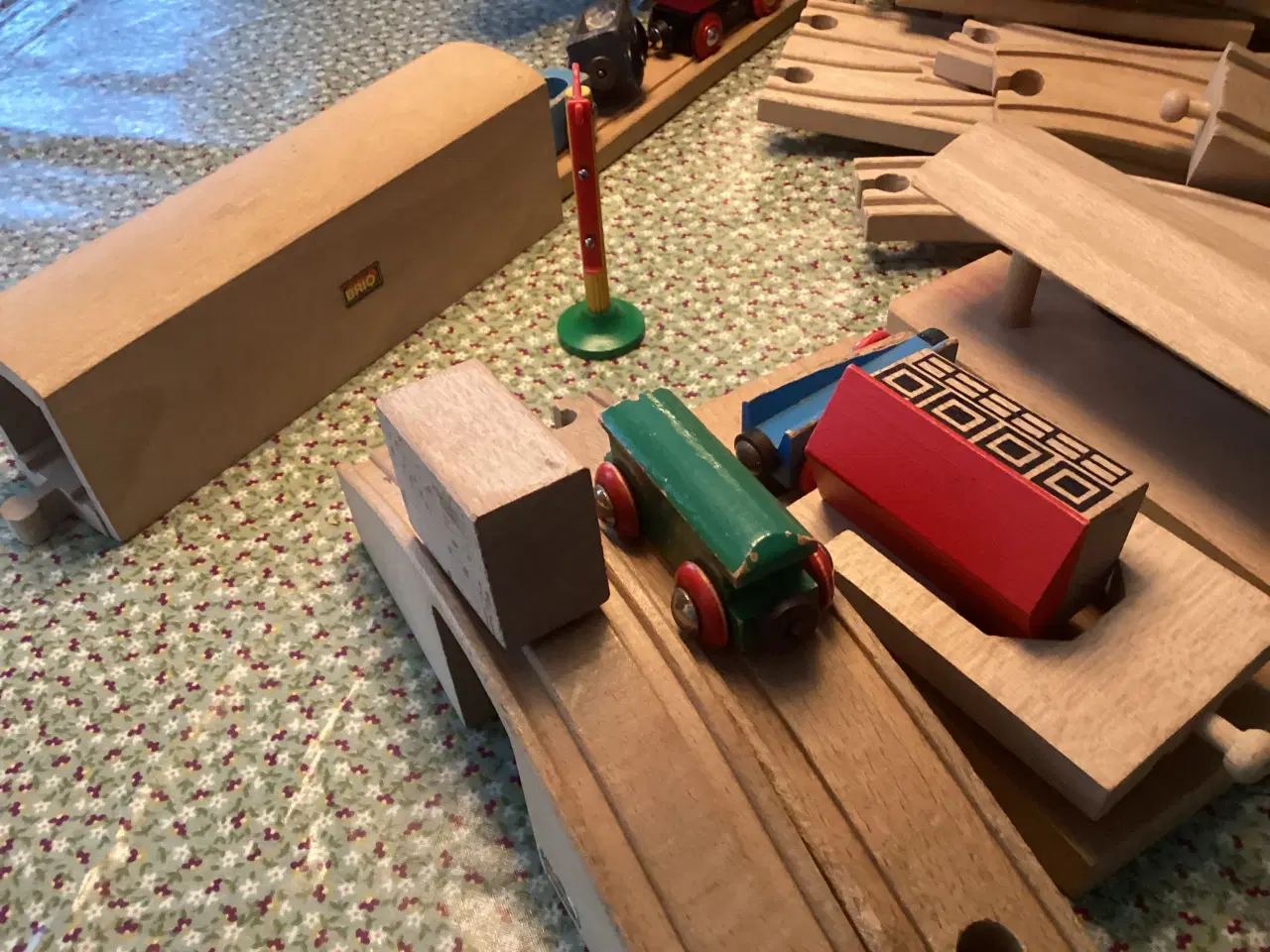 Billede 4 - Brio togbane inkl tog og vogne