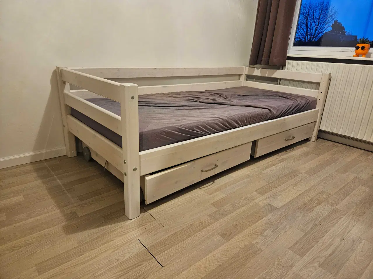 Billede 1 - Flexa seng med skuffer og madras