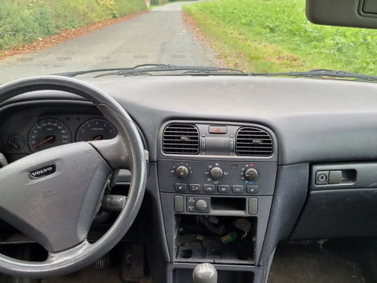 Billede 6 - Volvo V40 1.8i benzin'er stationcar med plader