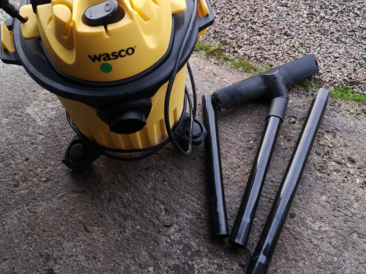 Billede 3 - Εn meget gammel 12-liters støvsuger suger og blæse