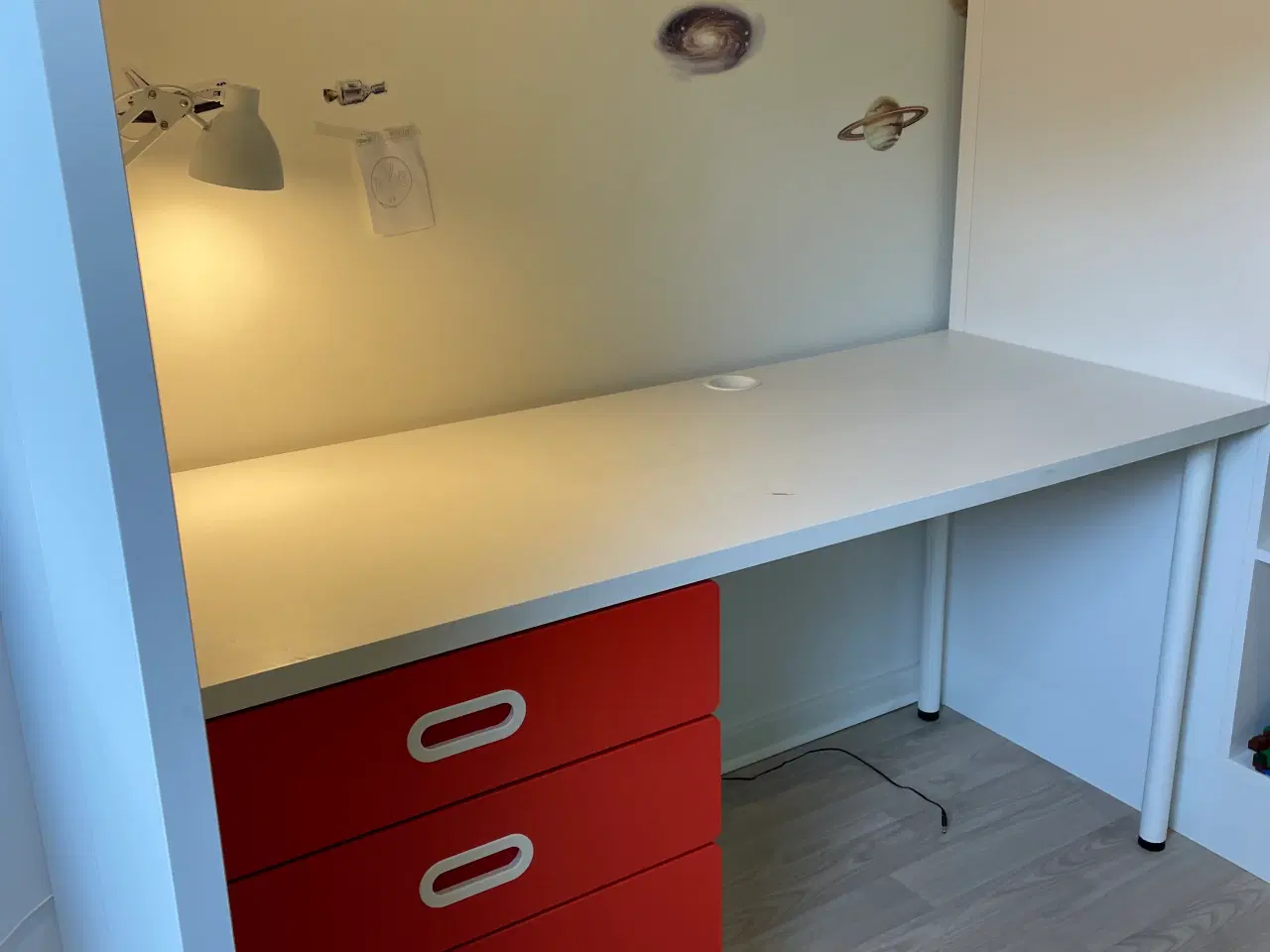 Billede 7 - Højseng - fra Ikea småstad med skrivebord