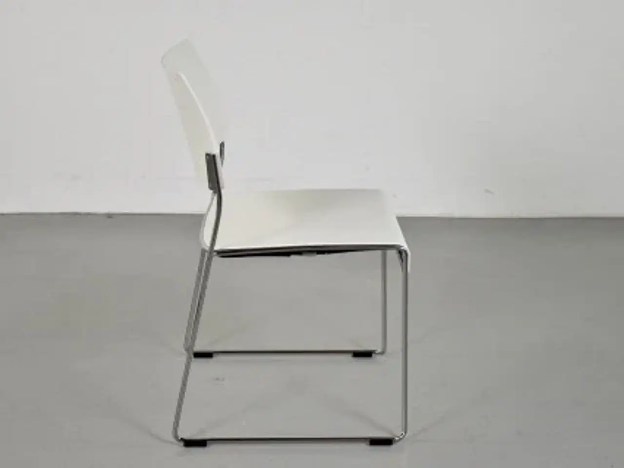 Billede 4 - Brunner linos stol med rækkekobling - hvid