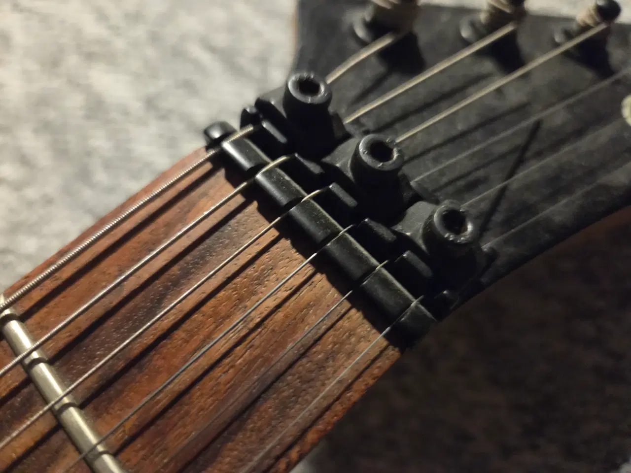 Billede 2 - Encore elguitar med strenglås og finjustering