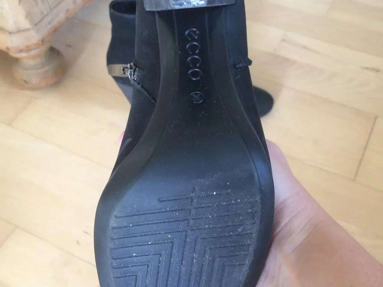 Billede 4 - Lækre Ecco-støvler i sort skind