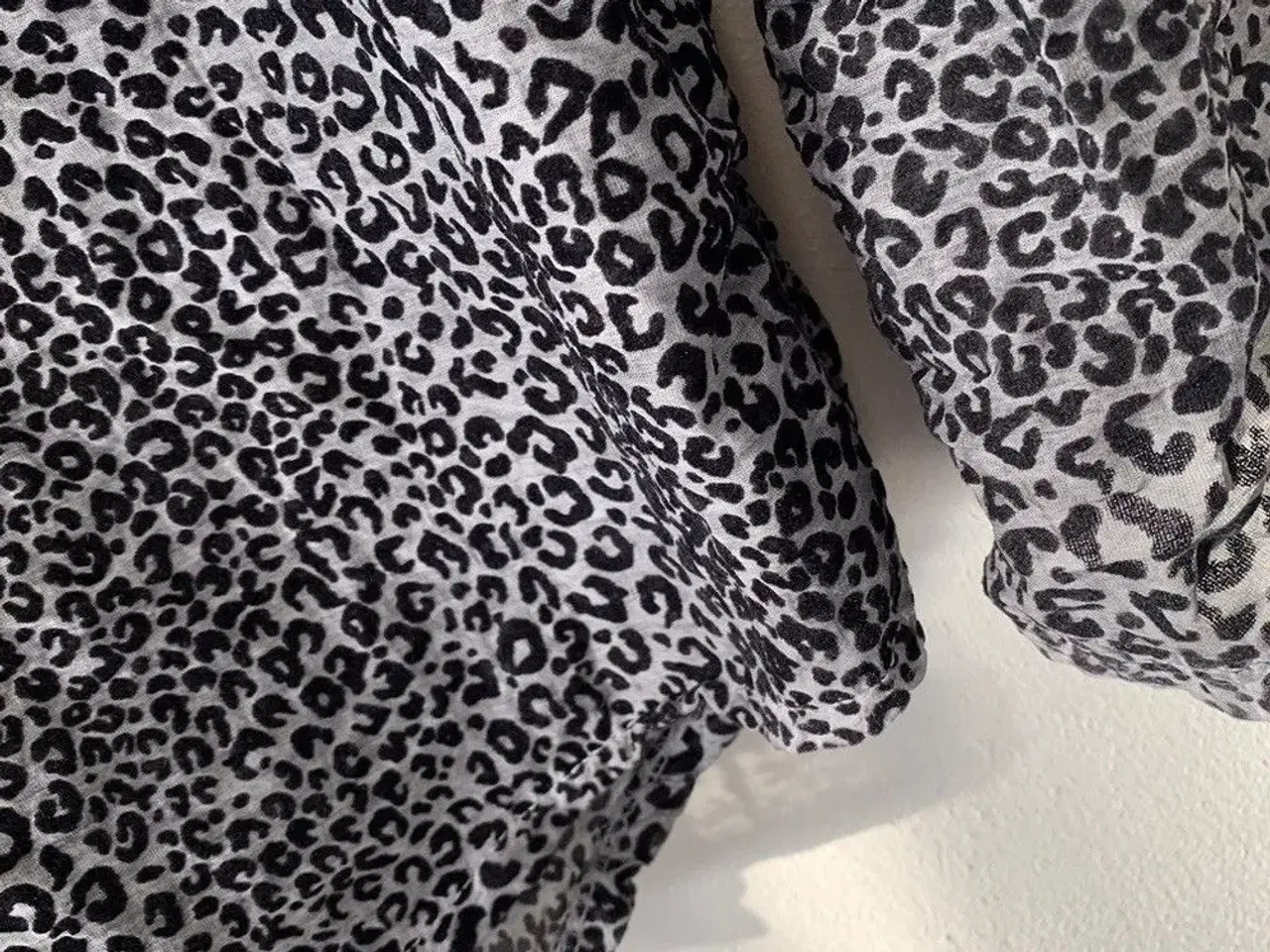 Billede 3 - Leopard bluse med blondetop 